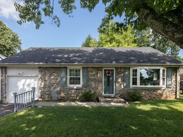 1754 Beacon Hill Rd, Lexington, KY 40504