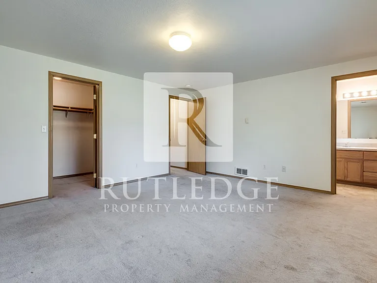 120 Mallory Ln — Photo 23