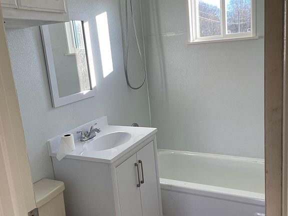 3rd image of 303 N Dogwood St