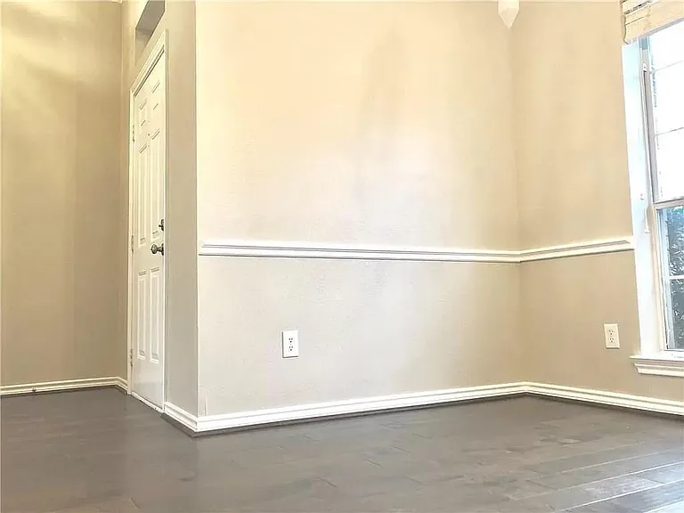 8000 Anchor St — Photo 11