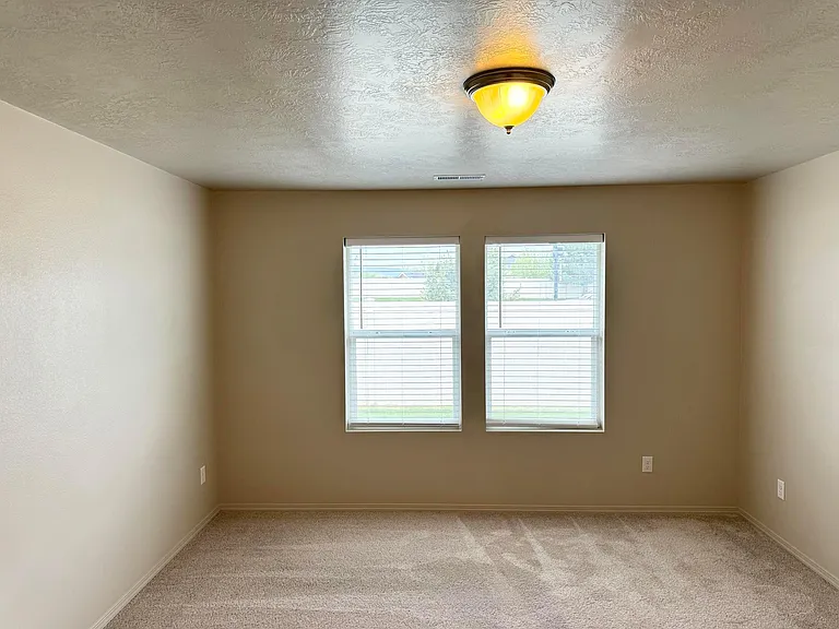 4708 N Alester Ave — Photo 18
