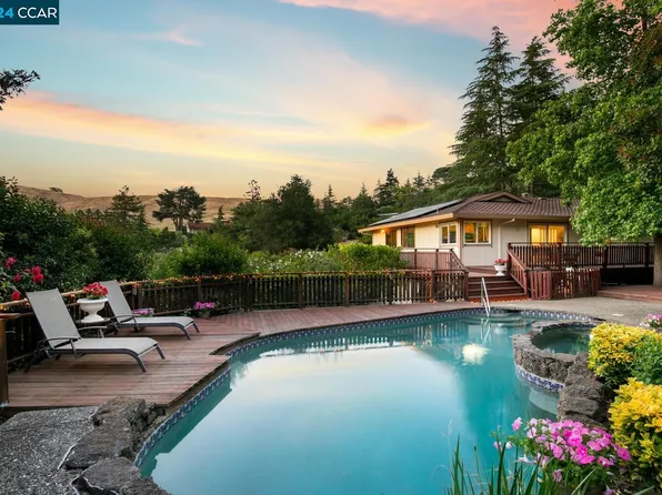 1343 Summit Rd, Lafayette, CA 94549