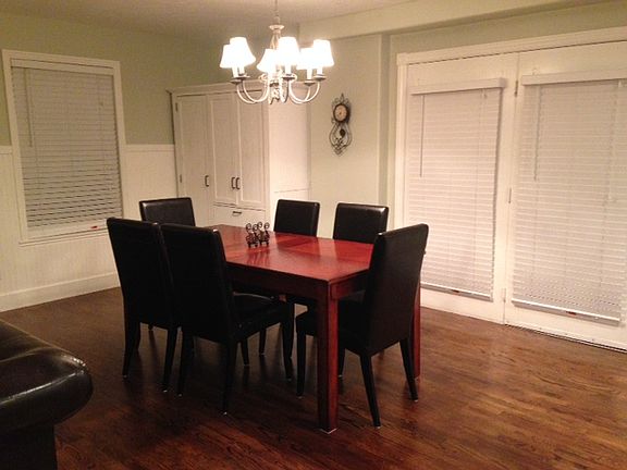 breakfast room
