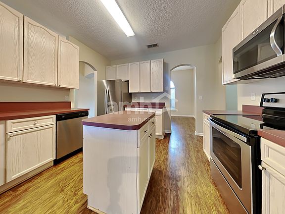 3rd image of 11753 Donato Dr