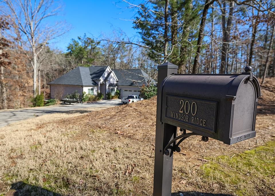 1st image of 200 Windsor Rdg