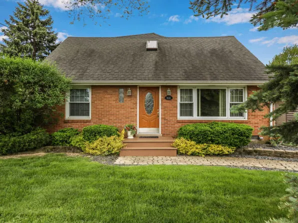 8344 Rutherford Ave, Burbank, IL 60459