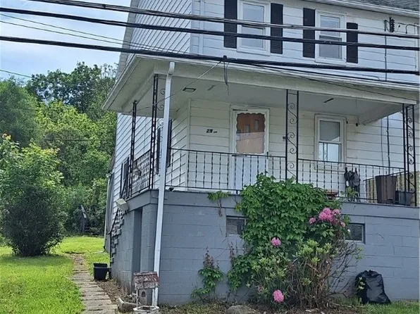 29 Elm St, Ellsworth, PA 15331