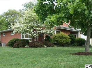 28 Winding Hill Dr, Mechanicsburg, PA 17055