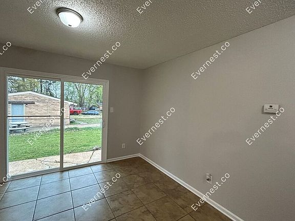 3rd image of 8651 Southaven Cir W