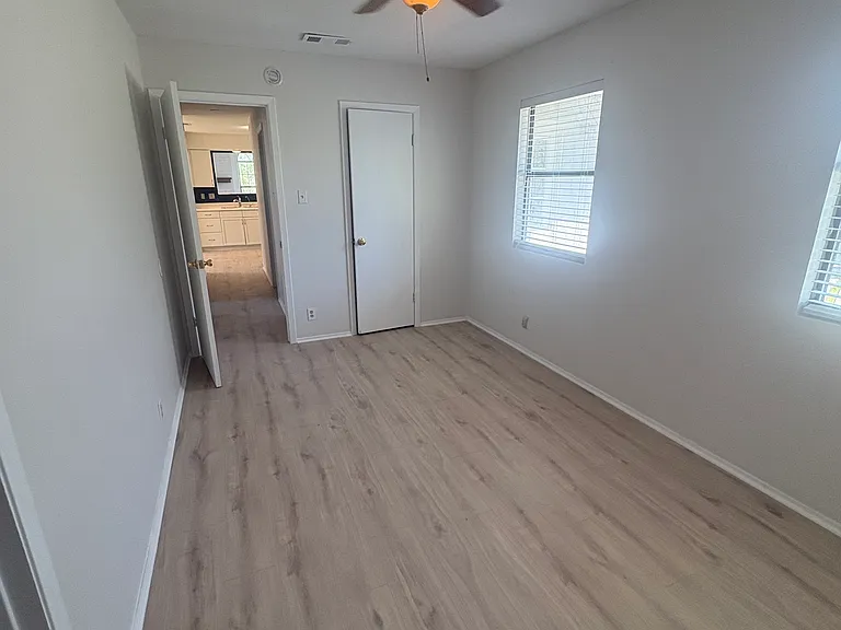 4009 Hillside Dr — Photo 15