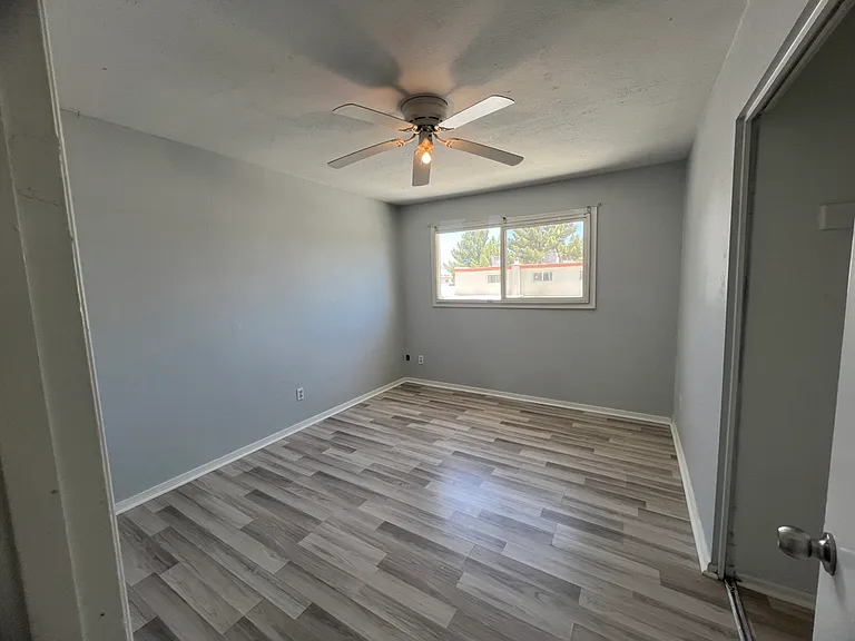 4745 W Northern Ave — Photo 8