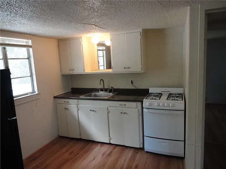 3205 Grooms St #C — Photo 5