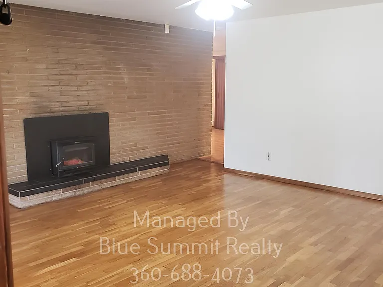8534 Pacific Ave SE — Photo 3
