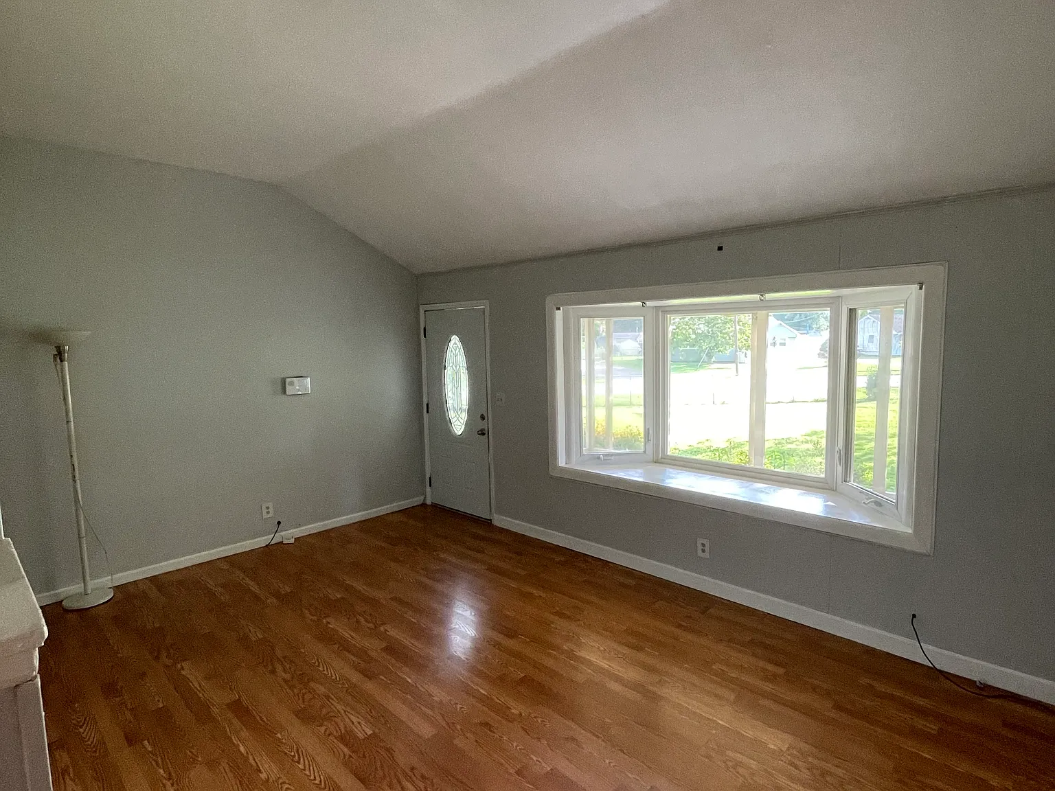 3 bed, 1000 sqft, $1,600 — Photo 4