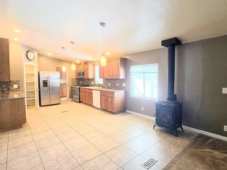 39805 Newport Rd — Photo 3