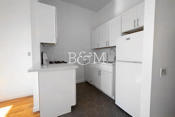 Rented by Brick&Mortar | media 12
