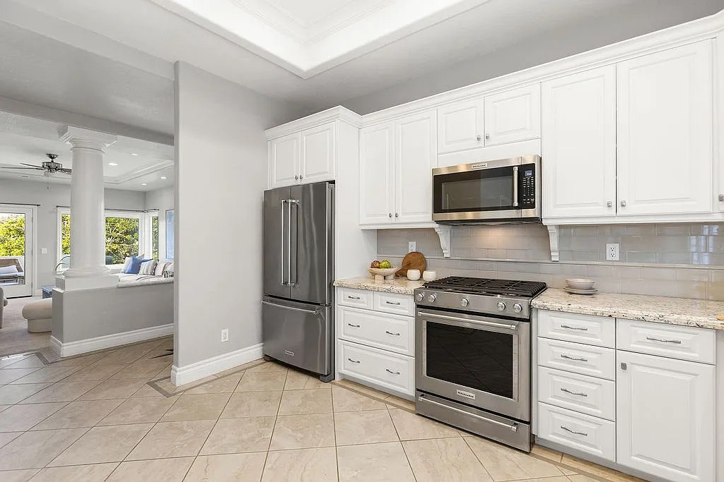 2 bed, 1357 sqft, $5,695 — Photo 4