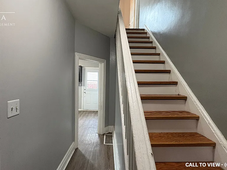 1083 Cannon St E — Photo 11