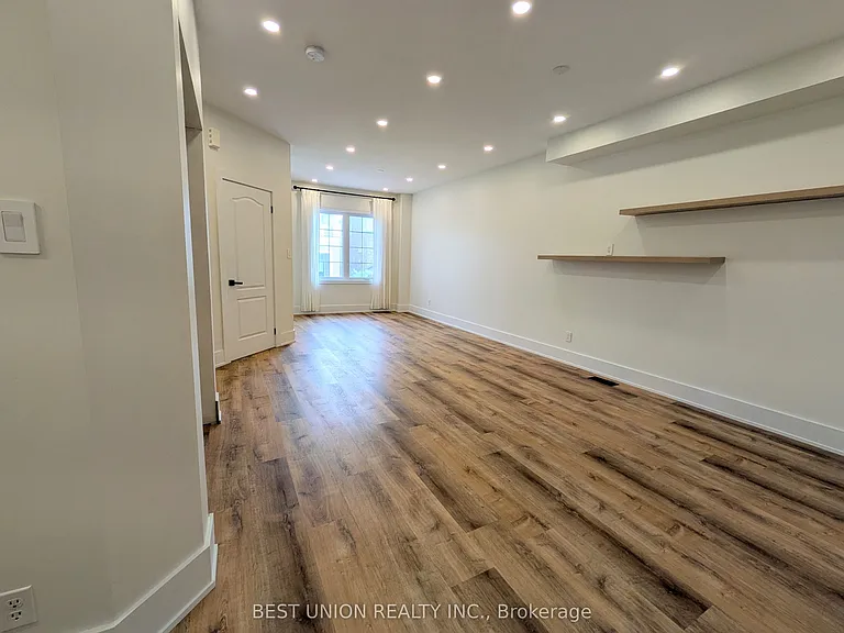 1596 Brandy Ct — Photo 6