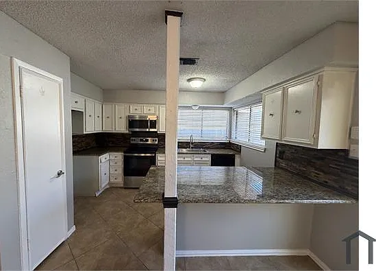 13616 Garden Grove Ct — Photo 8
