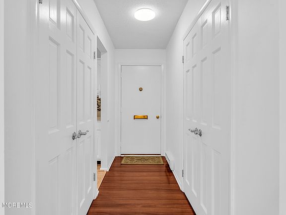 4th image of 5 Eastport Court