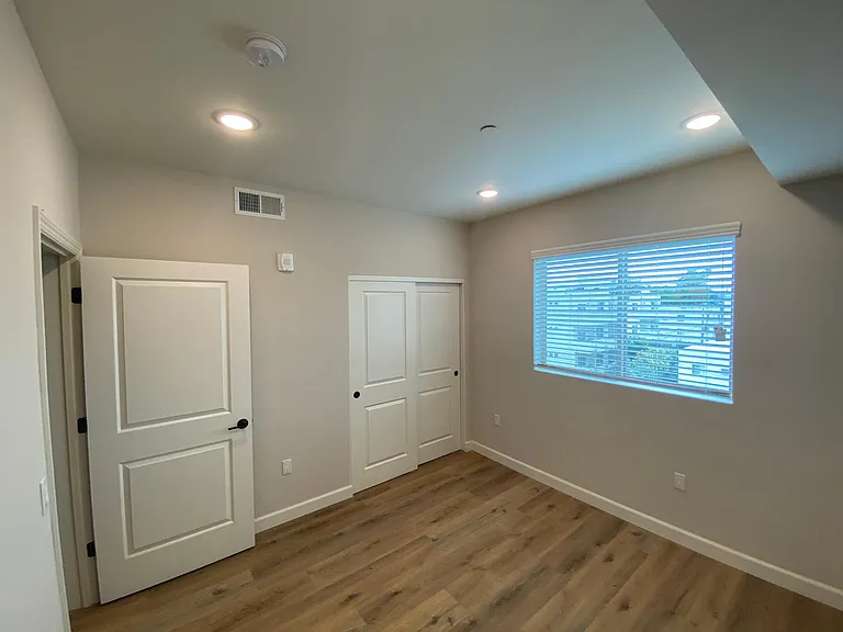 11168 Morrison St — Photo 41