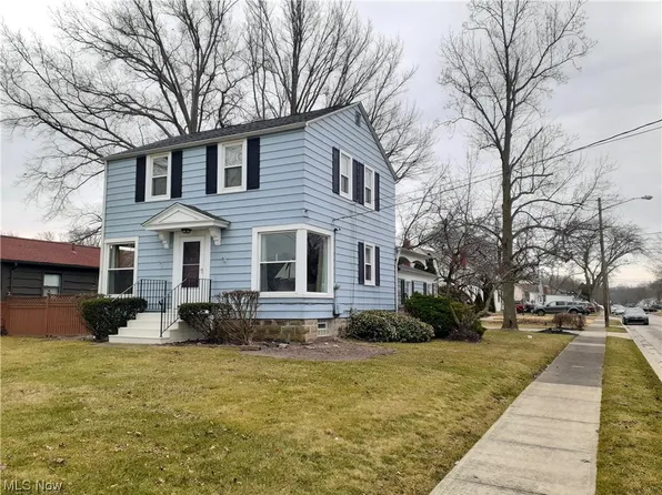 32999 Lake Rd, Avon Lake, OH 44012