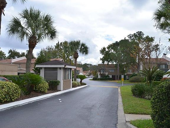 2nd image of 128 Lago Vista Blvd