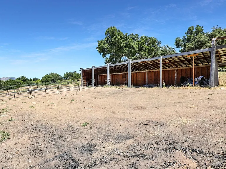 19235 Cachagua Rd — Photo 17