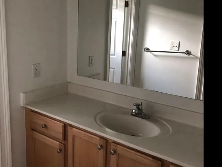 702 Catherine St SW — Photo 5