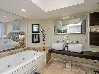 4775 Collins Ave #2105 — Photo 11