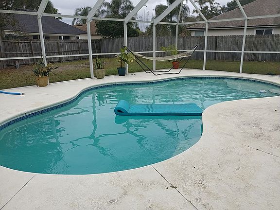 4th image of 12649 Staveley Dr S