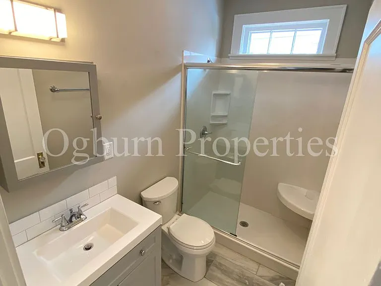 664 N Spring St — Photo 7