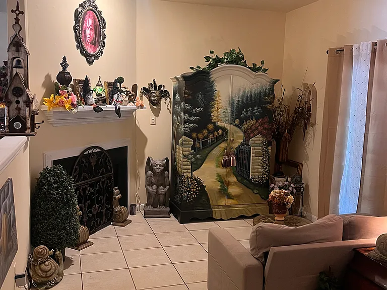 614 Lakefront Cir #614 — Photo 3