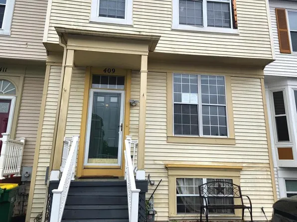 409 Feather Dr, Newark, DE 19702