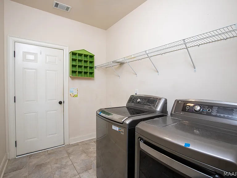 9212 Concord Park Dr — Photo 17