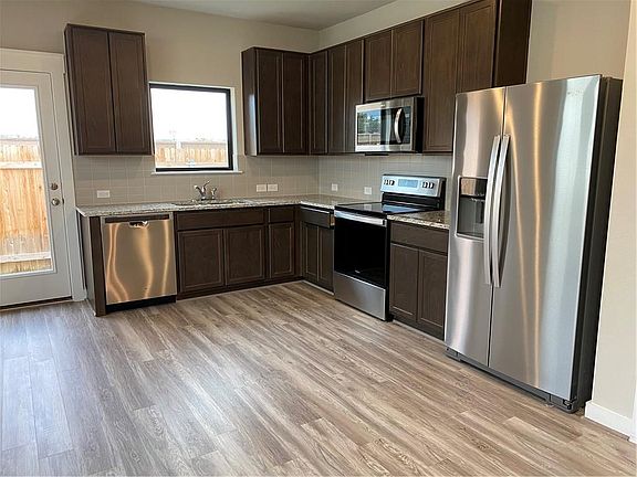 5th image of 313 Fieldwood Dr #A