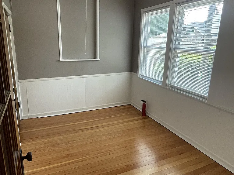 2302 Clarence Avenue - Unit 1W — Photo 7