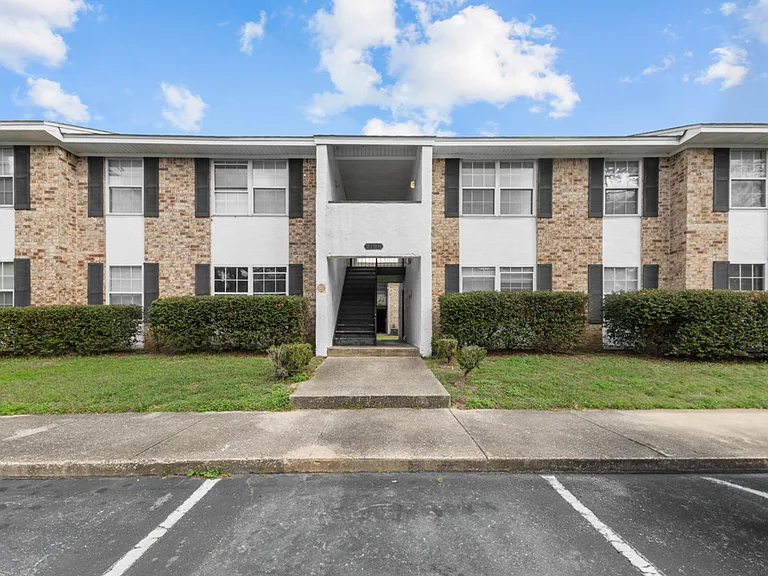 Sabal Palms Apartments — Photo 2