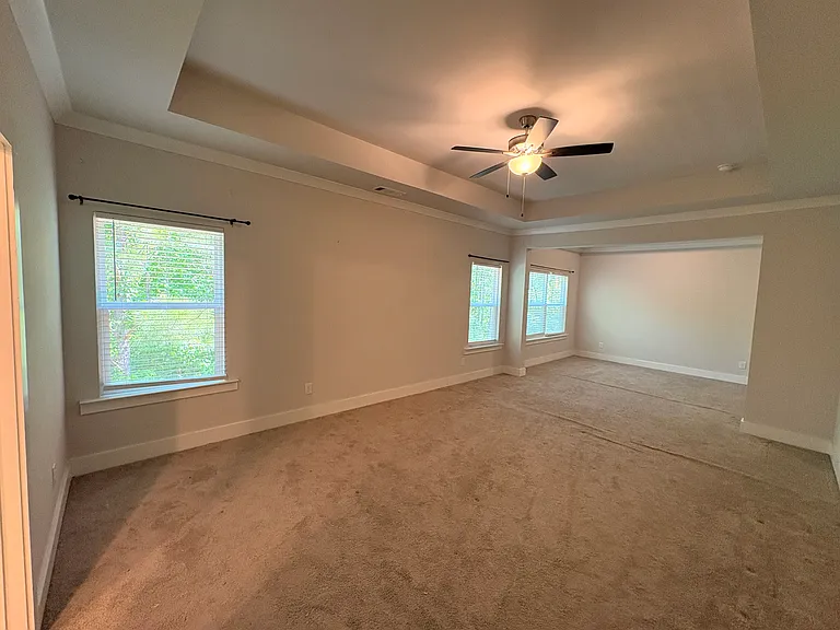 370 Crestbrook Ln — Photo 19