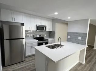 140 S Maple Dr #2030, Beverly Hills, CA 90212