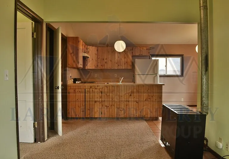 459 1/2 N Cedar St — Photo 6