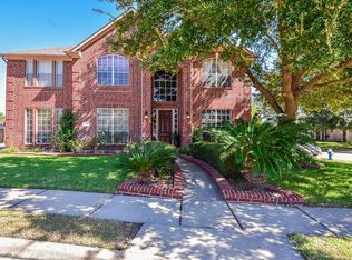 9511 Pickwell Ct, Sugar Land, TX 77498