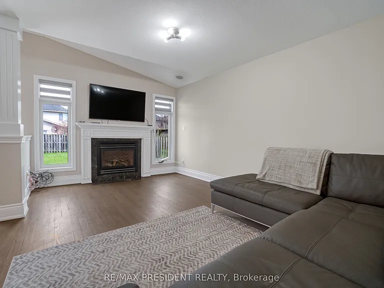 1565 Mickleborough Ct — Photo 9