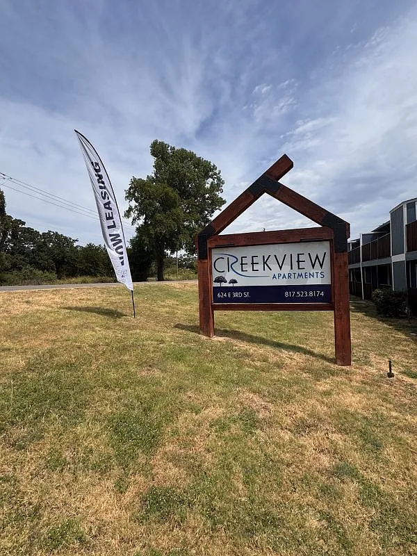 2 bed, 1.0 bath, 785 sqft, $1,350 — Photo 2