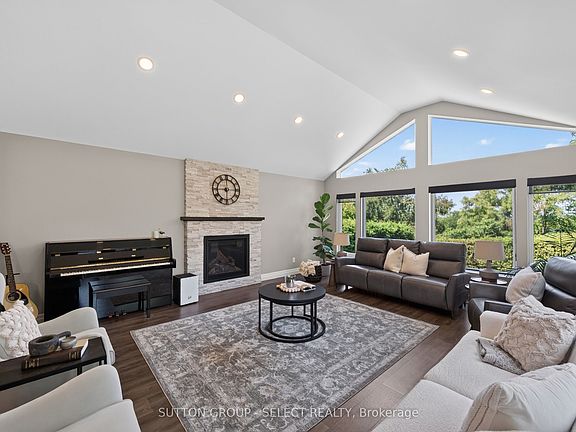 5th image of 48 Lookout Ct
