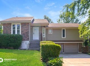 407 N Washington St, Raymore, MO 64083