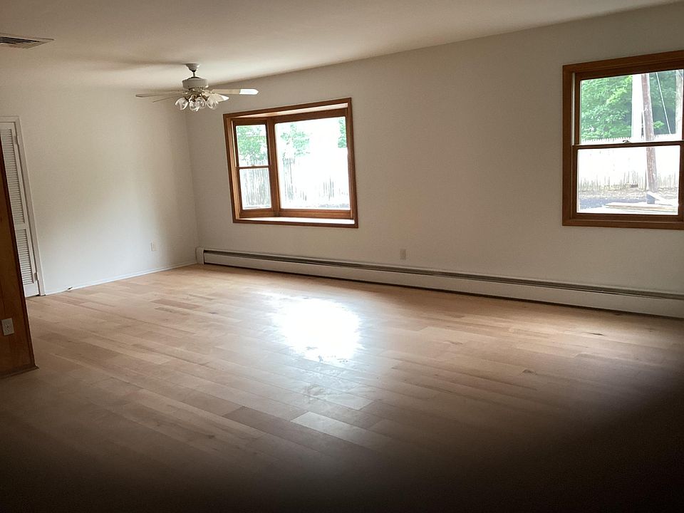 1st image of 17 Blackwell Ln