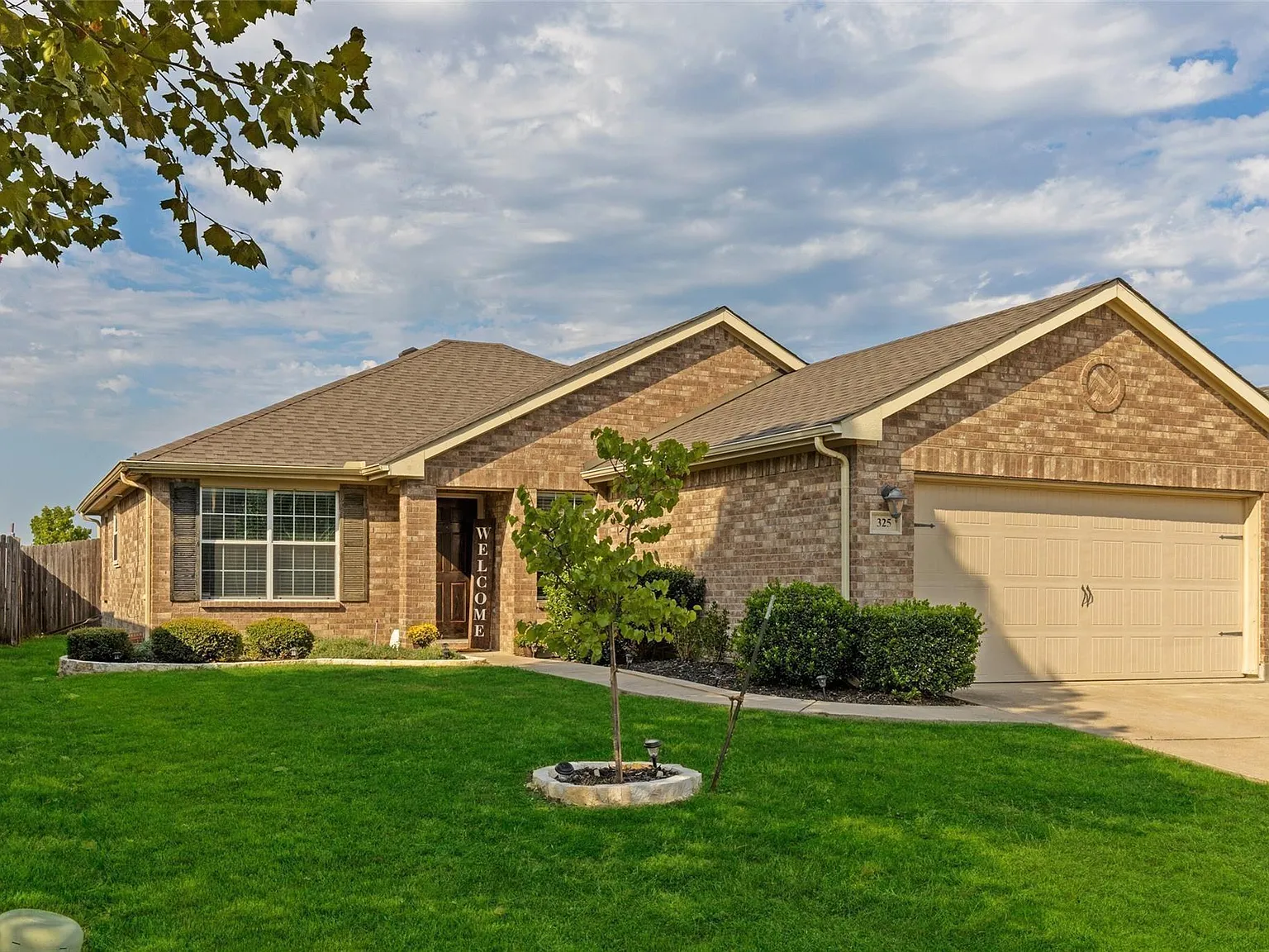 4 bed, 1540 sqft, $1,949 — Photo 2