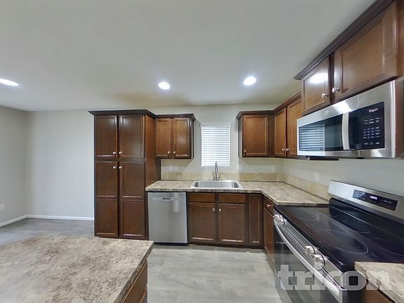4th image of 2514 194th Street Ct E
